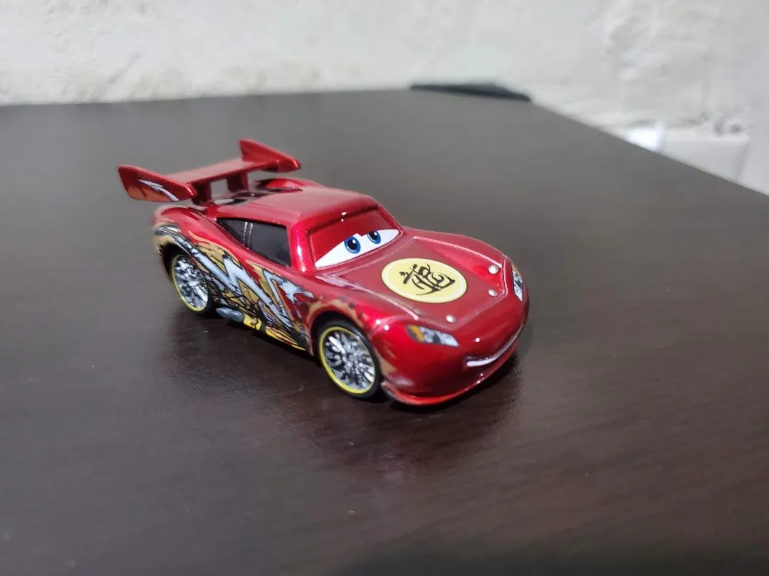 49762 metallic lightning mcqueen