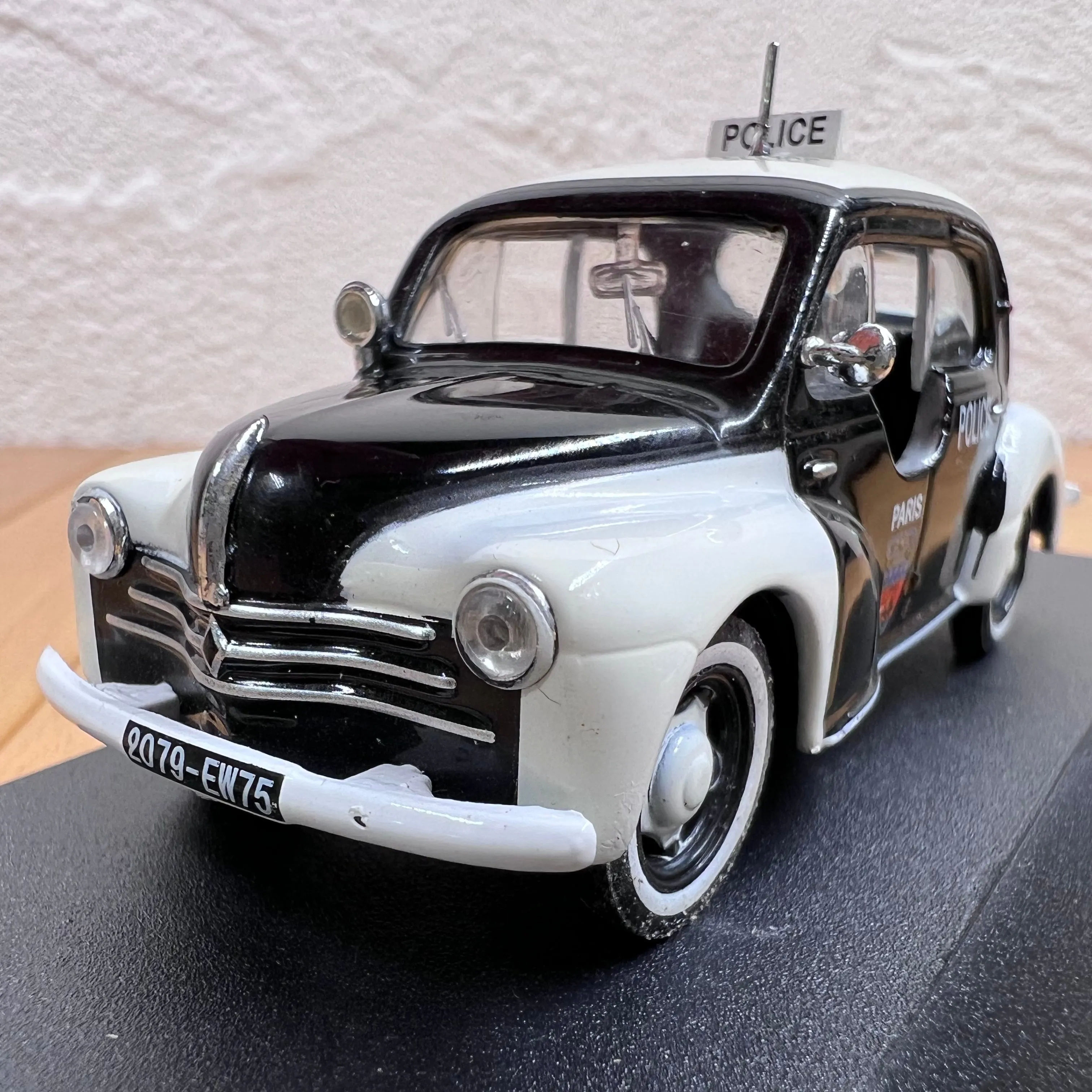 49772 renault 4cv diecast model display
