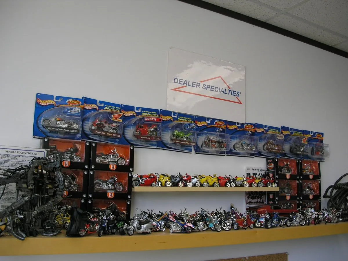 /img/49776-diecast-collection-care.webp