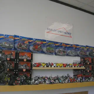 /img/49776-diecast-collection-care.webp