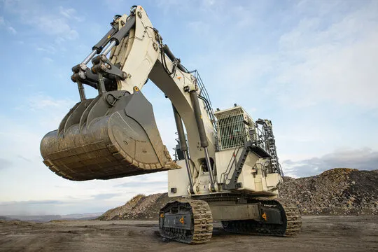 /img/49803-diecast-mining-excavator-display.webp