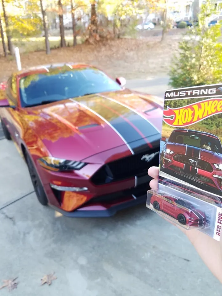 49806 mustang diecast model on display