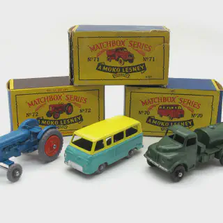 /img/49813-fake-diecast-toys.webp