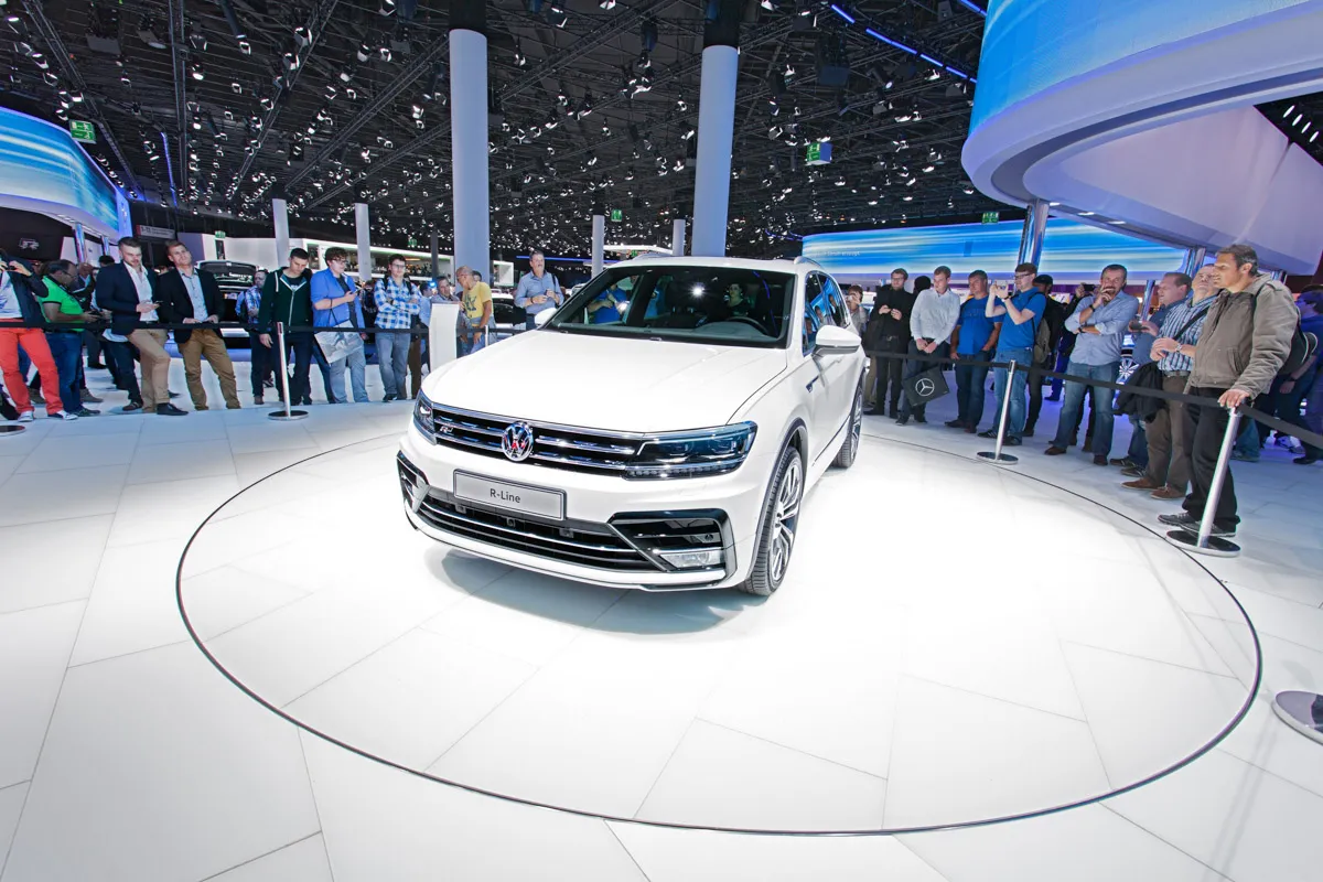 49827 diecast car turntable remote