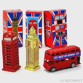 /img/49830-london-diecast-cars-display.webp
