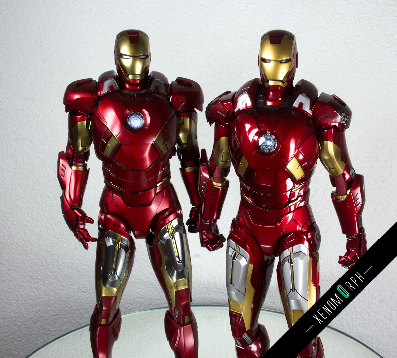 /img/49838-iron-man-mk7-diecast-display-base.webp