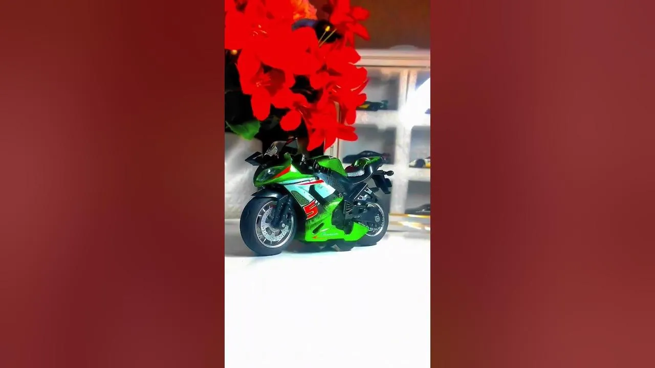 /img/49846-zx6r-diecast-model-cleaning.webp