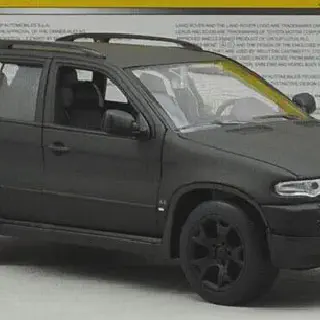 /img/49847-bmw-x5-diecast-display.webp