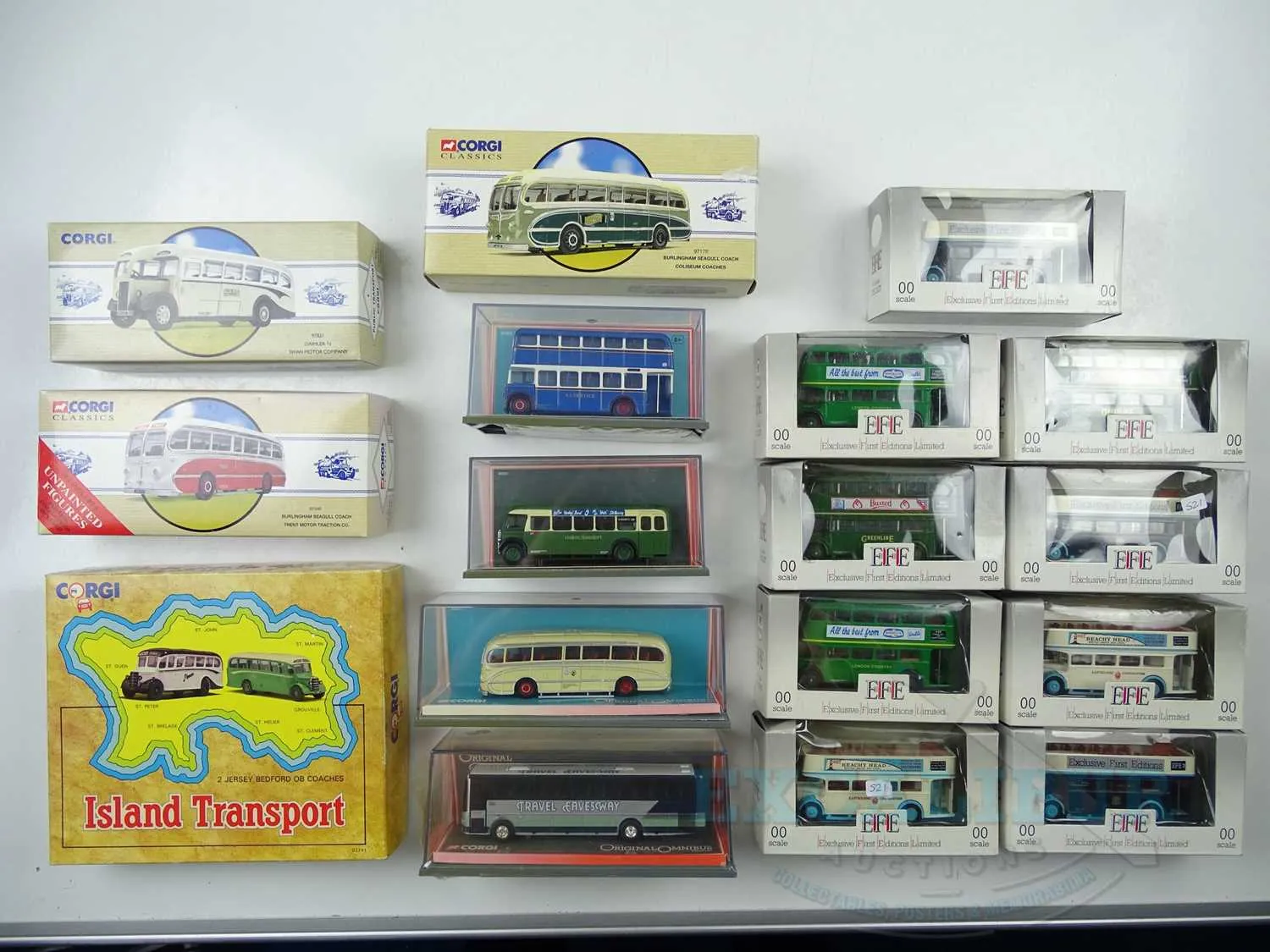 49879 diecast bus display