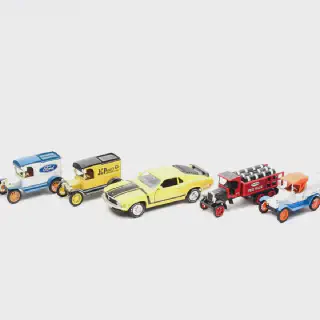 /img/49889-ertl-diecast-models-cleaning.webp