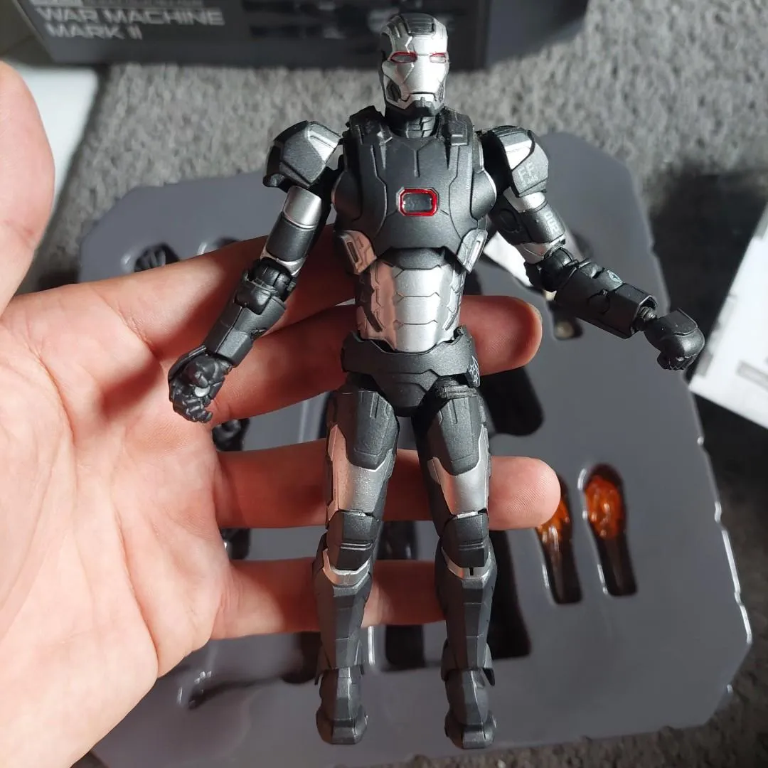 49896 war machine mark1 diecast features