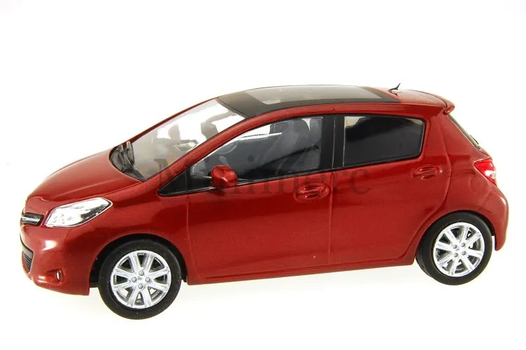 49926 toyota yaris sedan diecast