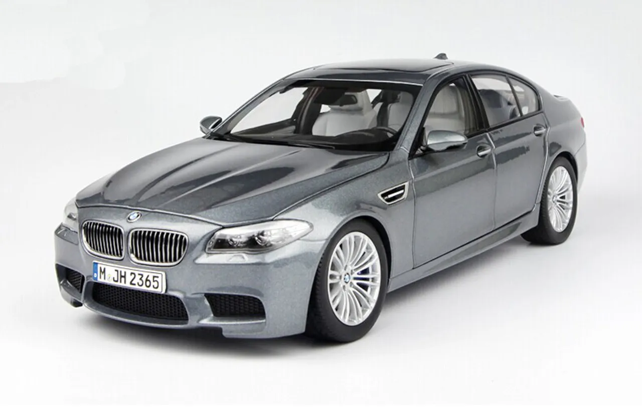 49931 bmw m5 f10 diecast model interior