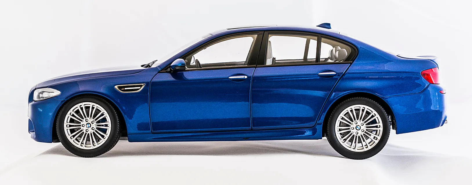 49931 bmw m5 f10 diecast model scale