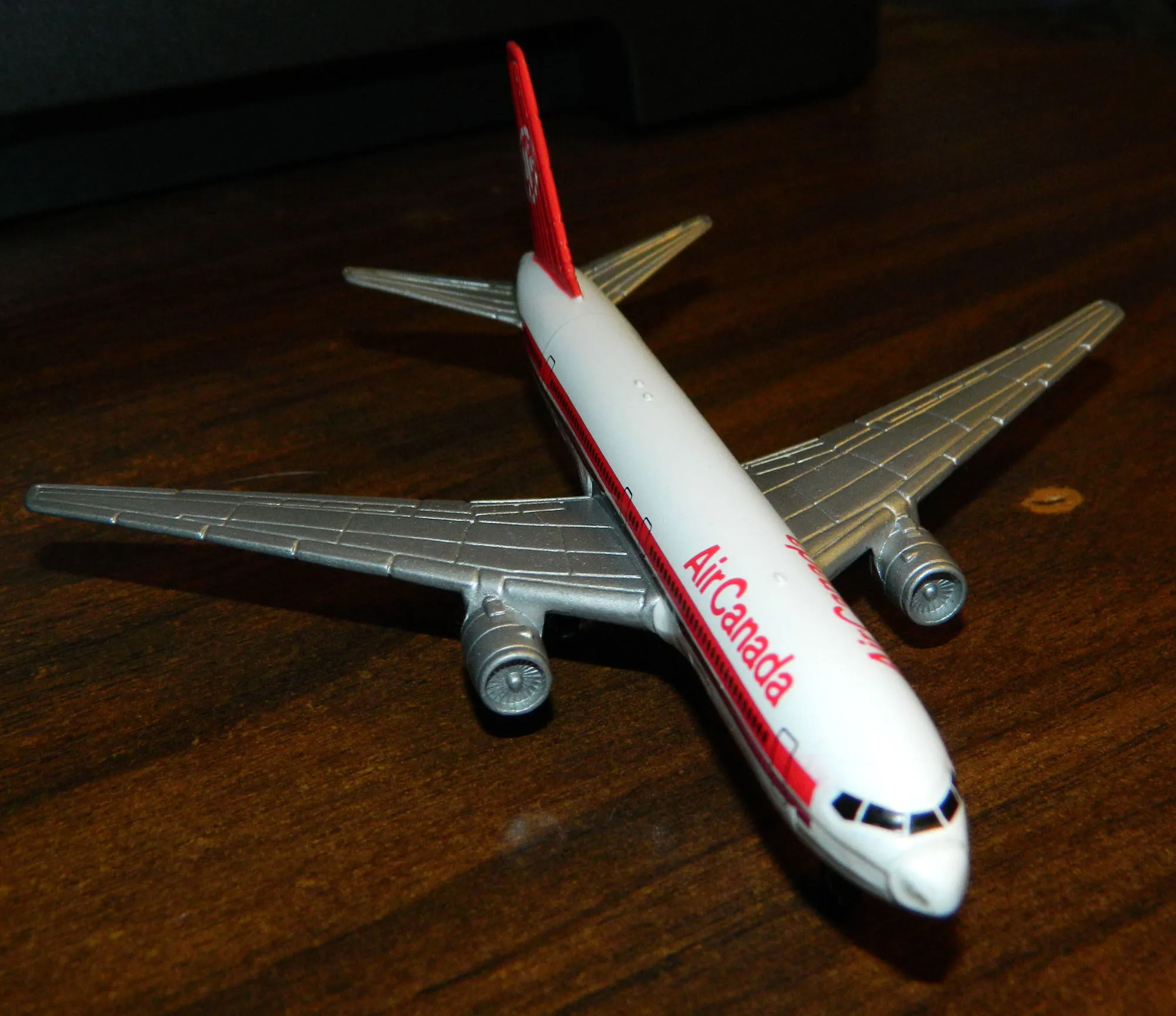 49933 diecast airplane collection display