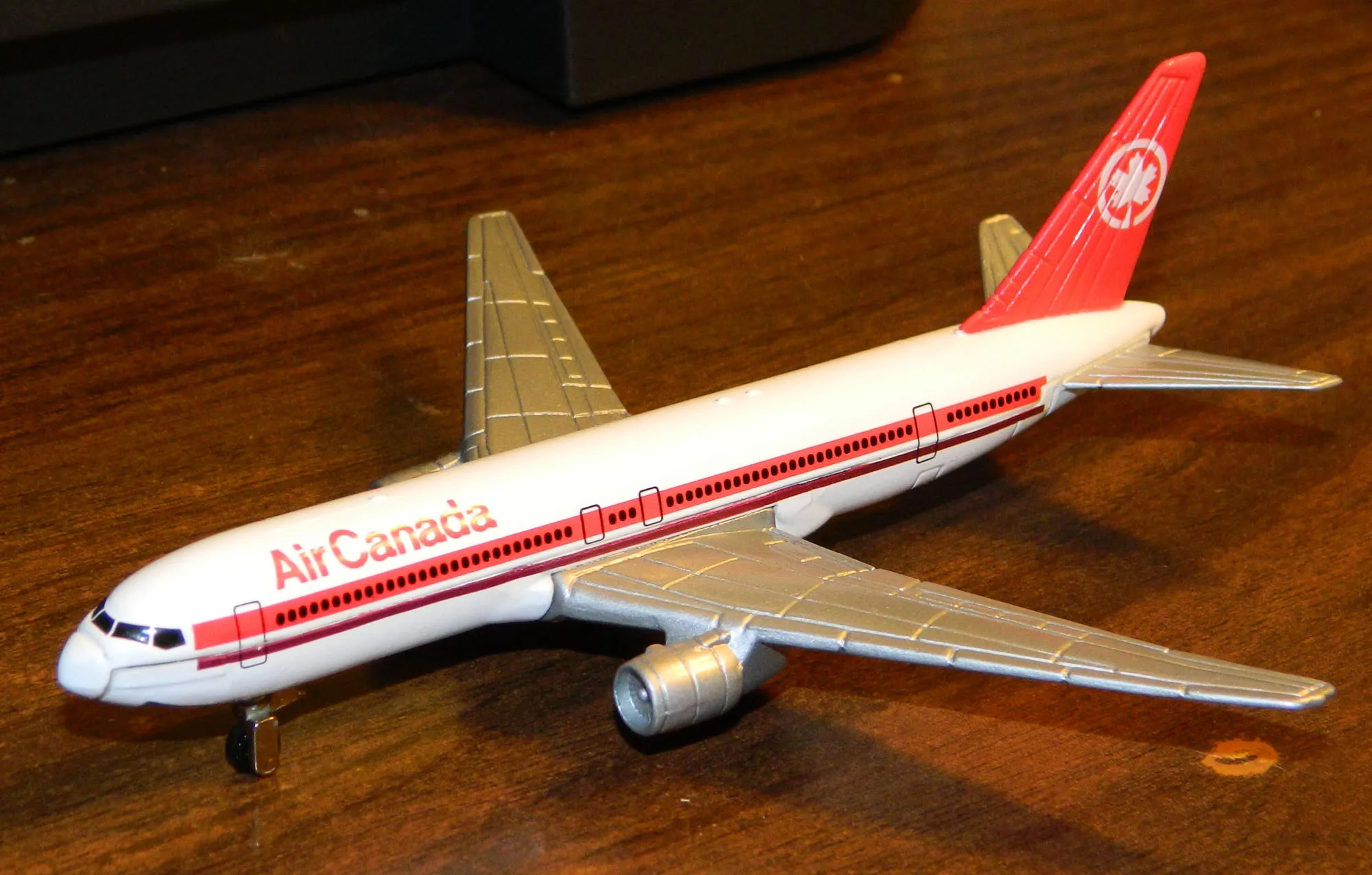49933 diecast airplane detail