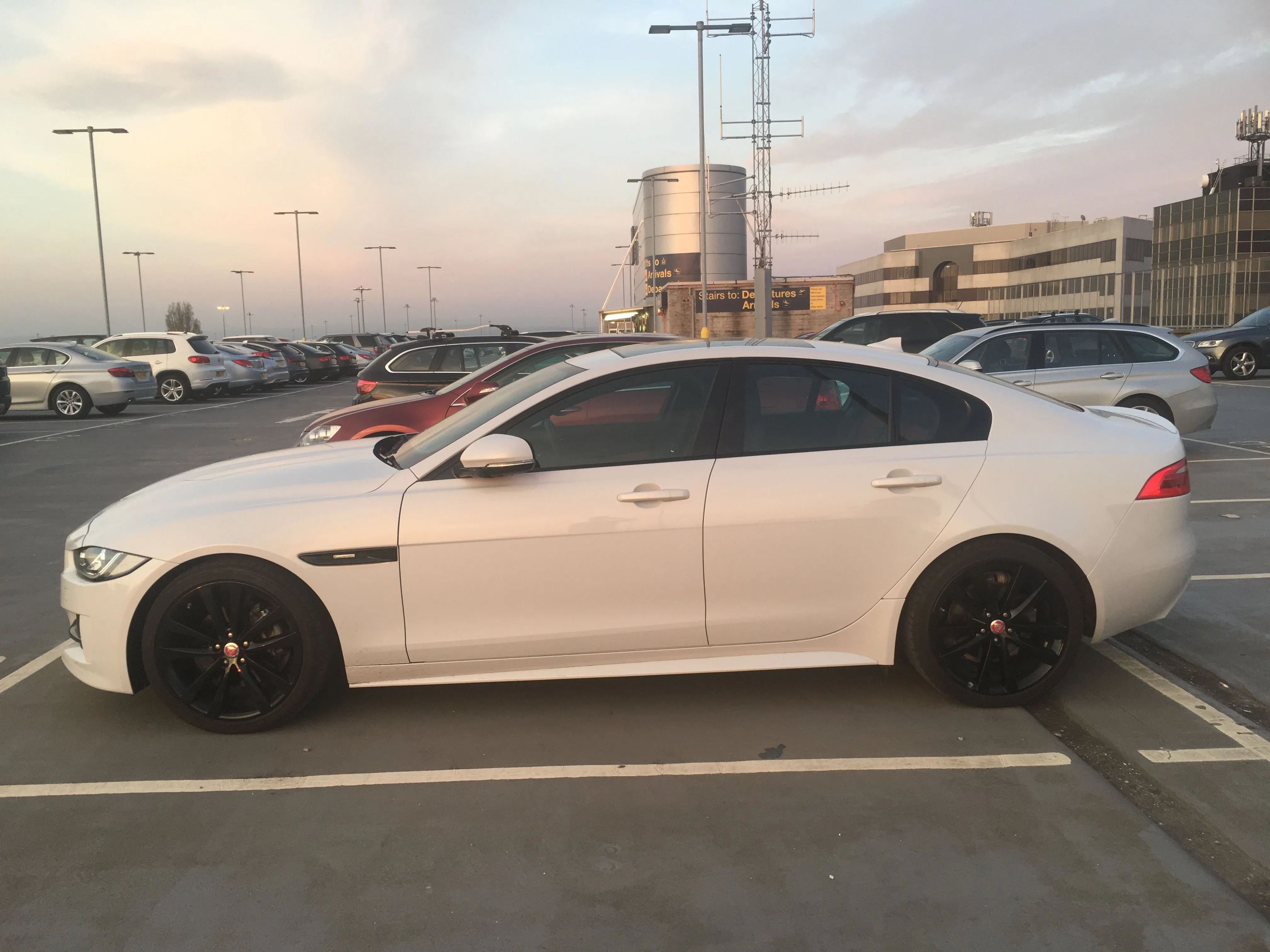 49982 jaguar xe diecast model white 4