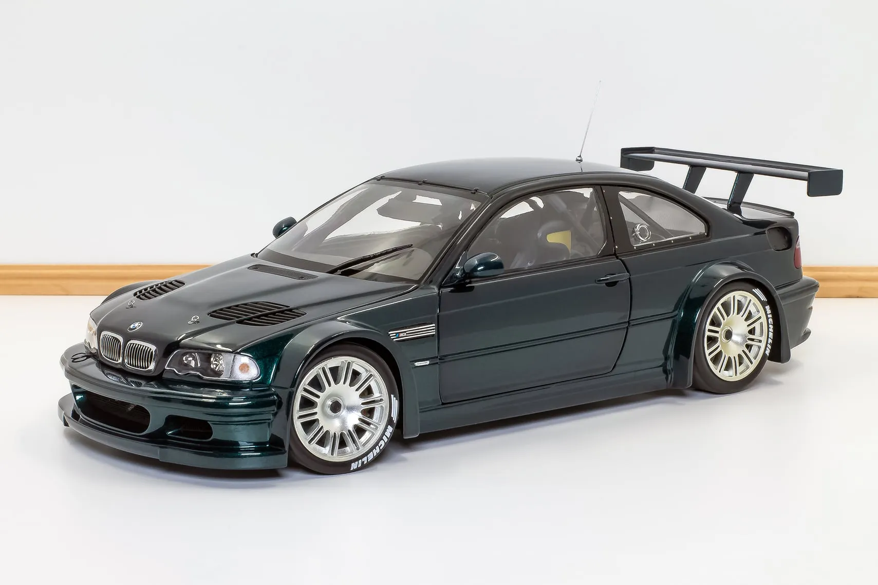 49998 bmw m3 e46 gtr diecast details