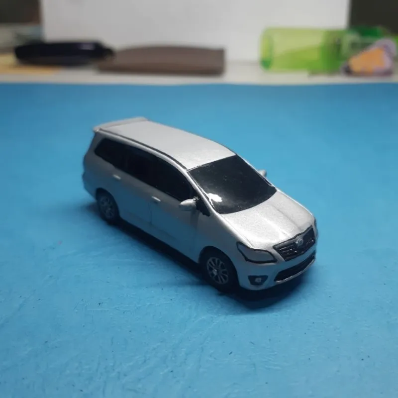 50000 diecast innova precise scale