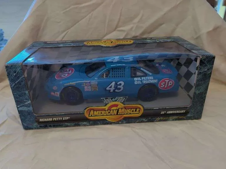 50004 1 18 diecast car scale accuracy